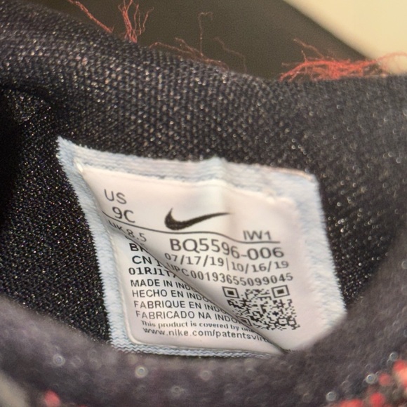 Nike LeBron 17 Black Red Toddler Size 9C 23 Lion - Picture 12 of 13